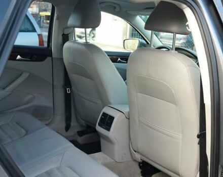 Серый Фольксваген Пассат, объемом двигателя 2.5 л и пробегом 140 тыс. км за 9900 $, фото 41 на Automoto.ua