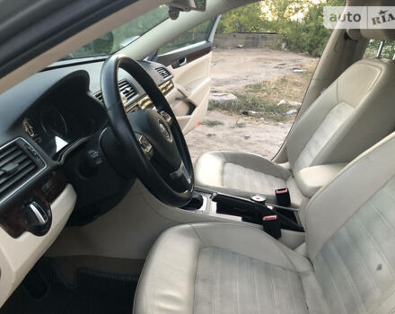 Серый Фольксваген Пассат, объемом двигателя 2.5 л и пробегом 133 тыс. км за 11111 $, фото 68 на Automoto.ua