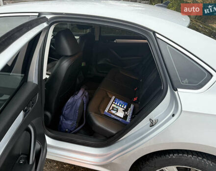 Фольксваген Пассат 2012 в Прилуках на Automoto.ua Серый Фольксваген Пассат, объемом двигателя 2.5 л и пробегом 260 тыс. км за 9300 $, фото 9 на Automoto.ua