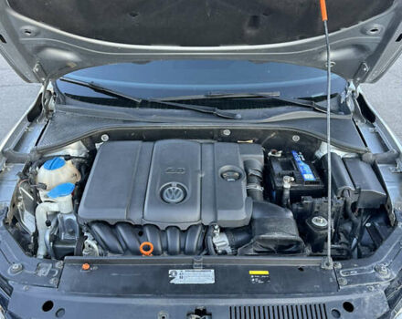 Серый Фольксваген Пассат, объемом двигателя 2.5 л и пробегом 174 тыс. км за 9999 $, фото 13 на Automoto.ua