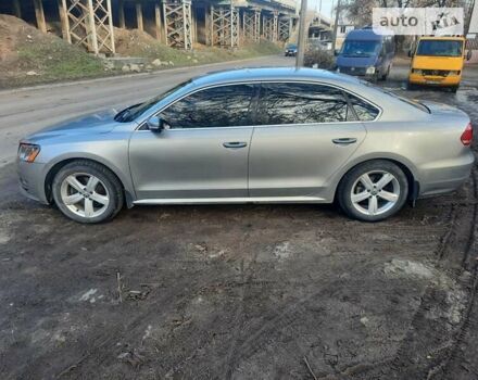 Сірий Фольксваген Пассат, об'ємом двигуна 2.5 л та пробігом 195 тис. км за 12000 $, фото 4 на Automoto.ua