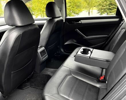 Серый Фольксваген Пассат, объемом двигателя 2.5 л и пробегом 195 тыс. км за 10700 $, фото 12 на Automoto.ua