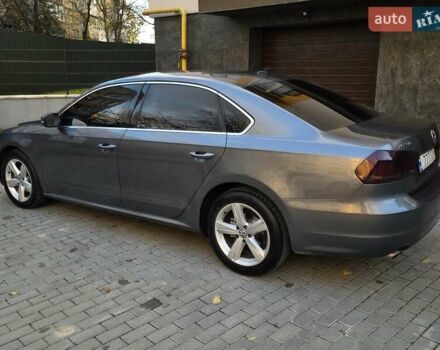 Серый Фольксваген Пассат, объемом двигателя 2.5 л и пробегом 241 тыс. км за 7450 $, фото 5 на Automoto.ua
