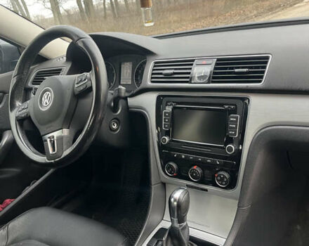 Серый Фольксваген Пассат, объемом двигателя 2.48 л и пробегом 226 тыс. км за 9800 $, фото 8 на Automoto.ua