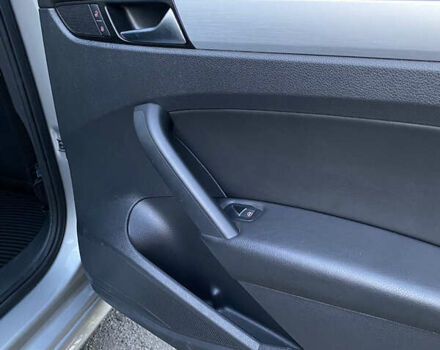 Сірий Фольксваген Пассат, об'ємом двигуна 2.48 л та пробігом 226 тис. км за 11000 $, фото 20 на Automoto.ua