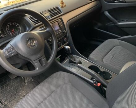 Серый Фольксваген Пассат, объемом двигателя 2.5 л и пробегом 180 тыс. км за 9800 $, фото 5 на Automoto.ua