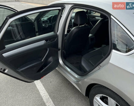 Серый Фольксваген Пассат, объемом двигателя 2.48 л и пробегом 249 тыс. км за 9000 $, фото 9 на Automoto.ua