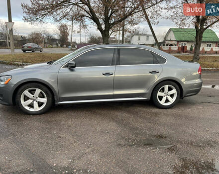 Серый Фольксваген Пассат, объемом двигателя 2.5 л и пробегом 163 тыс. км за 9200 $, фото 4 на Automoto.ua