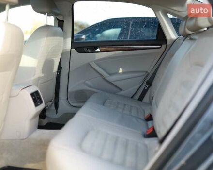 Серый Фольксваген Пассат, объемом двигателя 2.5 л и пробегом 140 тыс. км за 9900 $, фото 18 на Automoto.ua