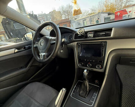 Сірий Фольксваген Пассат, об'ємом двигуна 2.48 л та пробігом 263 тис. км за 9000 $, фото 25 на Automoto.ua