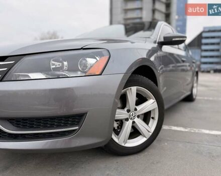 Серый Фольксваген Пассат, объемом двигателя 2.5 л и пробегом 280 тыс. км за 10300 $, фото 11 на Automoto.ua