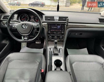 Сірий Фольксваген Пассат, об'ємом двигуна 2.5 л та пробігом 253 тис. км за 10490 $, фото 12 на Automoto.ua