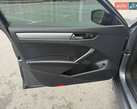 Сірий Фольксваген Пассат, об'ємом двигуна 2.5 л та пробігом 227 тис. км за 10800 $, фото 13 на Automoto.ua