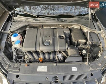 Серый Фольксваген Пассат, объемом двигателя 2.48 л и пробегом 224 тыс. км за 12000 $, фото 16 на Automoto.ua