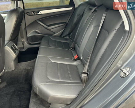 Серый Фольксваген Пассат, объемом двигателя 2.5 л и пробегом 163 тыс. км за 9200 $, фото 28 на Automoto.ua