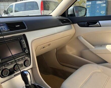 Фольксваген Пассат 2013 в Одессе на Automoto.ua Серый Фольксваген Пассат, объемом двигателя 2.5 л и пробегом 155 тыс. км за 10500 $, фото 8 на Automoto.ua