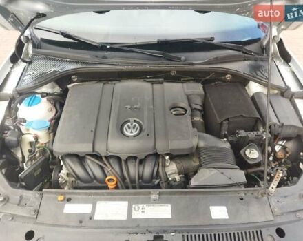 Серый Фольксваген Пассат, объемом двигателя 2.5 л и пробегом 286 тыс. км за 8999 $, фото 19 на Automoto.ua