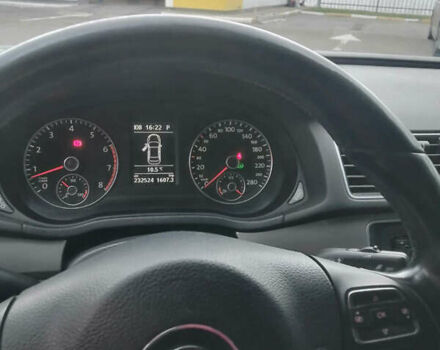 Серый Фольксваген Пассат, объемом двигателя 2.5 л и пробегом 233 тыс. км за 10000 $, фото 5 на Automoto.ua