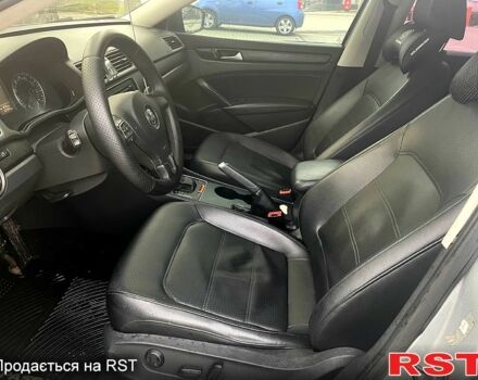 Сірий Фольксваген Пассат, об'ємом двигуна 2.5 л та пробігом 176 тис. км за 9500 $, фото 6 на Automoto.ua