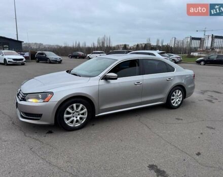 Серый Фольксваген Пассат, объемом двигателя 2.5 л и пробегом 236 тыс. км за 11800 $, фото 12 на Automoto.ua