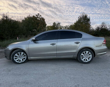 Фольксваген Пассат 2013 в Каменце-Подольском на Automoto.ua Серый Фольксваген Пассат, объемом двигателя 1.6 л и пробегом 270 тыс. км за 10500 $, фото 3 на Automoto.ua