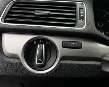 Фольксваген Пассат 2013 в Кривом Роге на Automoto.ua Серый Фольксваген Пассат, объемом двигателя 2.5 л и пробегом 185 тыс. км за 9400 $, фото 13 на Automoto.ua