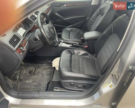 Серый Фольксваген Пассат, объемом двигателя 2.5 л и пробегом 124 тыс. км за 12500 $, фото 4 на Automoto.ua