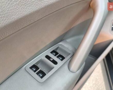 Серый Фольксваген Пассат, объемом двигателя 2.5 л и пробегом 207 тыс. км за 12500 $, фото 11 на Automoto.ua