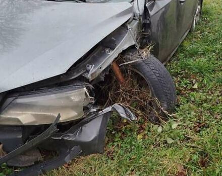 Серый Фольксваген Пассат, объемом двигателя 2.5 л и пробегом 210 тыс. км за 4200 $, фото 10 на Automoto.ua