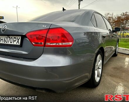 Сірий Фольксваген Пассат, об'ємом двигуна 2.5 л та пробігом 274 тис. км за 10000 $, фото 4 на Automoto.ua