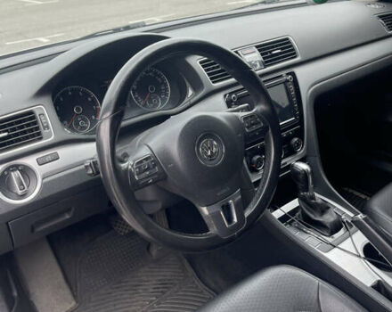 Сірий Фольксваген Пассат, об'ємом двигуна 2.5 л та пробігом 196 тис. км за 10500 $, фото 19 на Automoto.ua