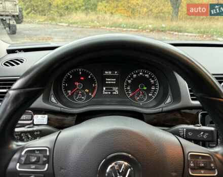 Серый Фольксваген Пассат, объемом двигателя 1.97 л и пробегом 234 тыс. км за 14000 $, фото 16 на Automoto.ua