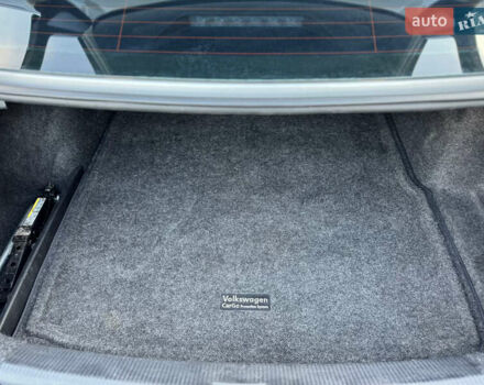 Серый Фольксваген Пассат, объемом двигателя 2.48 л и пробегом 222 тыс. км за 9500 $, фото 7 на Automoto.ua