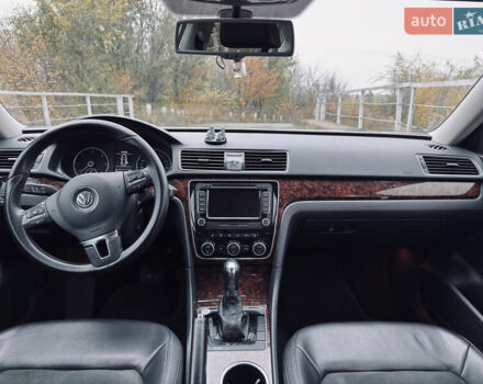Фольксваген Пассат 2013 у Прилуках на Automoto.ua Сірий Фольксваген Пассат, об'ємом двигуна 2 л та пробігом 178 тис. км за 12500 $, фото 33 на Automoto.ua