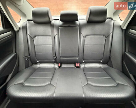 Серый Фольксваген Пассат, объемом двигателя 1.8 л и пробегом 210 тыс. км за 8300 $, фото 11 на Automoto.ua