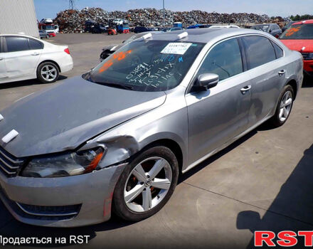 Серый Фольксваген Пассат, объемом двигателя 2.5 л и пробегом 153 тыс. км за 8700 $, фото 4 на Automoto.ua