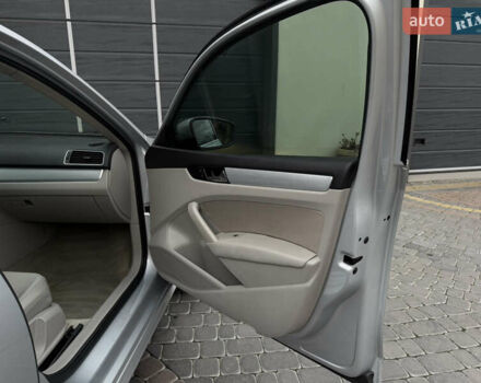 Сірий Фольксваген Пассат, об'ємом двигуна 2 л та пробігом 204 тис. км за 9800 $, фото 36 на Automoto.ua