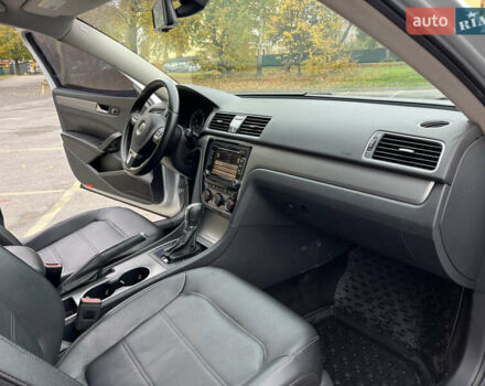 Серый Фольксваген Пассат, объемом двигателя 2.5 л и пробегом 230 тыс. км за 8700 $, фото 25 на Automoto.ua
