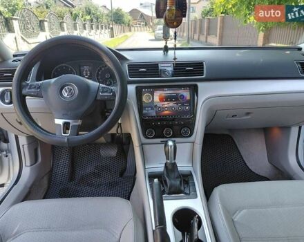 Серый Фольксваген Пассат, объемом двигателя 2.5 л и пробегом 165 тыс. км за 11499 $, фото 13 на Automoto.ua