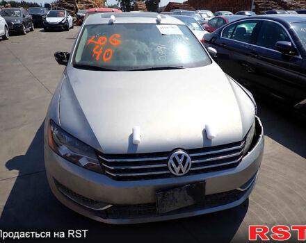 Серый Фольксваген Пассат, объемом двигателя 2.5 л и пробегом 153 тыс. км за 8700 $, фото 5 на Automoto.ua