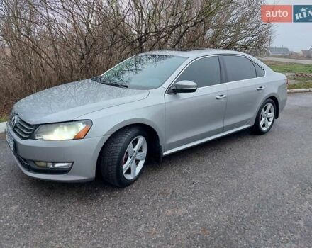 Серый Фольксваген Пассат, объемом двигателя 2.5 л и пробегом 219 тыс. км за 9800 $, фото 2 на Automoto.ua