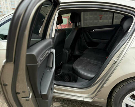 Серый Фольксваген Пассат, объемом двигателя 1.98 л и пробегом 215 тыс. км за 12900 $, фото 11 на Automoto.ua