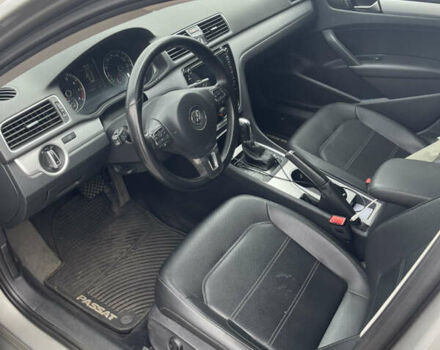 Сірий Фольксваген Пассат, об'ємом двигуна 2.5 л та пробігом 196 тис. км за 10500 $, фото 14 на Automoto.ua