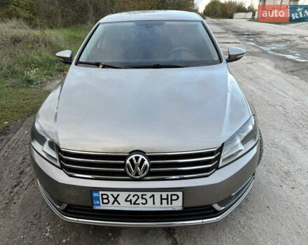 Фольксваген Пассат 2013 в Каменце-Подольском на Automoto.ua Серый Фольксваген Пассат, объемом двигателя 1.6 л и пробегом 270 тыс. км за 10500 $, фото 5 на Automoto.ua