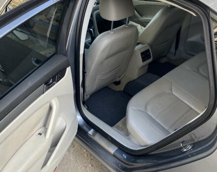 Сірий Фольксваген Пассат, об'ємом двигуна 2.5 л та пробігом 190 тис. км за 11500 $, фото 6 на Automoto.ua