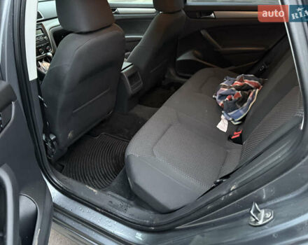 Серый Фольксваген Пассат, объемом двигателя 2.48 л и пробегом 250 тыс. км за 9499 $, фото 7 на Automoto.ua