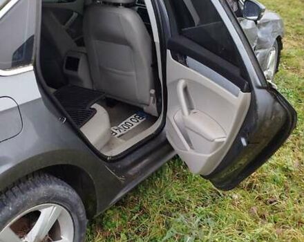 Серый Фольксваген Пассат, объемом двигателя 2.5 л и пробегом 210 тыс. км за 4200 $, фото 1 на Automoto.ua