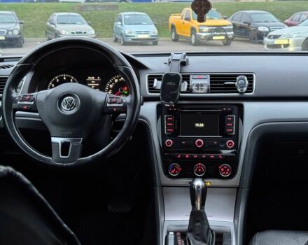 Сірий Фольксваген Пассат, об'ємом двигуна 2.5 л та пробігом 236 тис. км за 11800 $, фото 15 на Automoto.ua