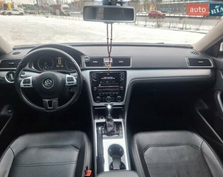 Серый Фольксваген Пассат, объемом двигателя 2.5 л и пробегом 145 тыс. км за 11900 $, фото 24 на Automoto.ua