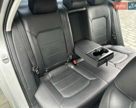 Серый Фольксваген Пассат, объемом двигателя 2.48 л и пробегом 222 тыс. км за 9500 $, фото 17 на Automoto.ua